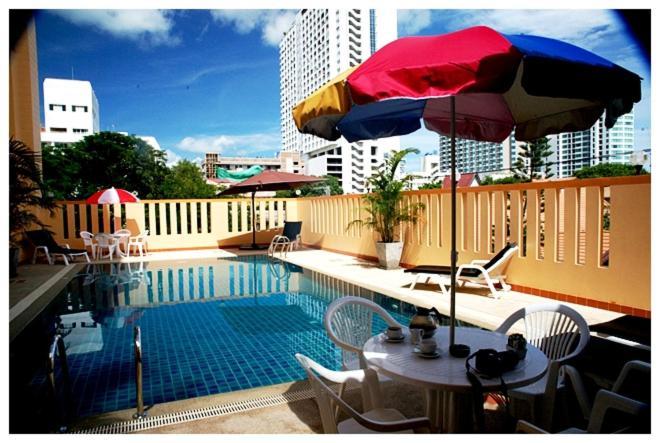 Soi2Inn Pattaya Exterior foto
